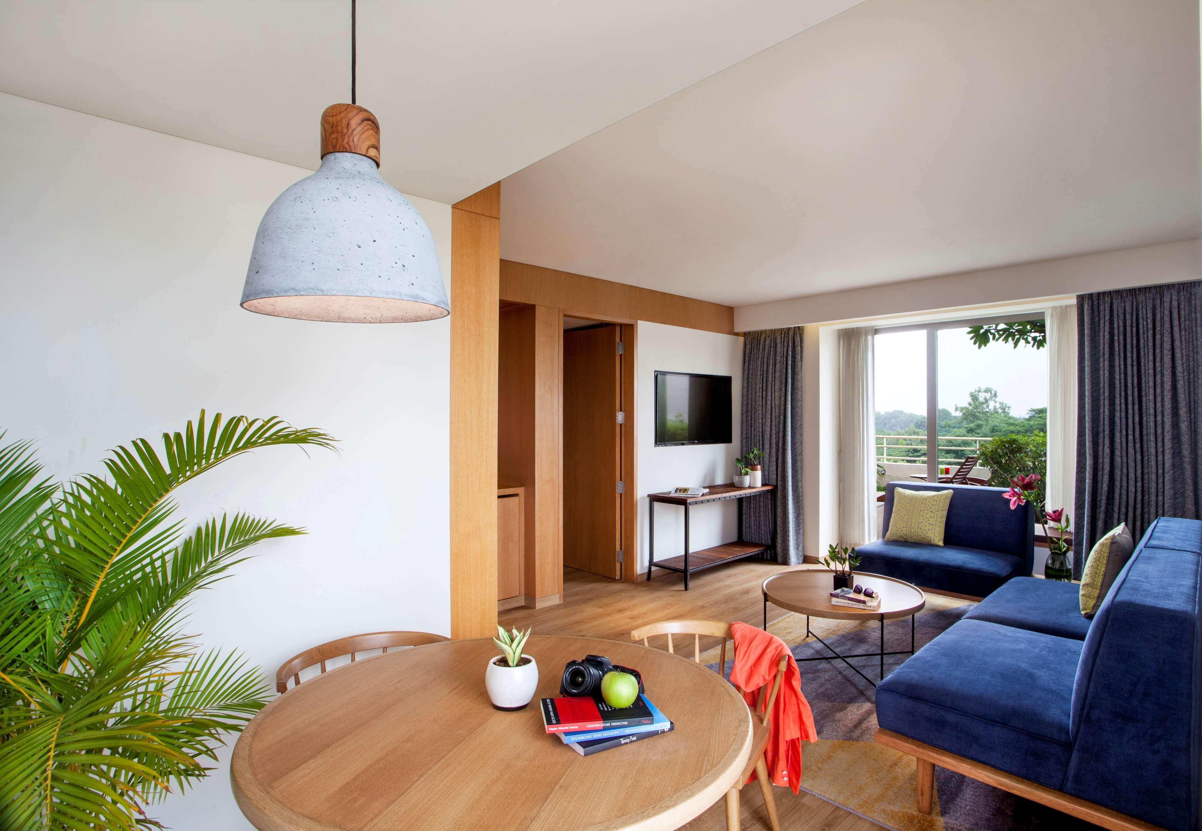 Hyatt Centric Mg Road Bangalore Exterior photo A suite at the Hotel
