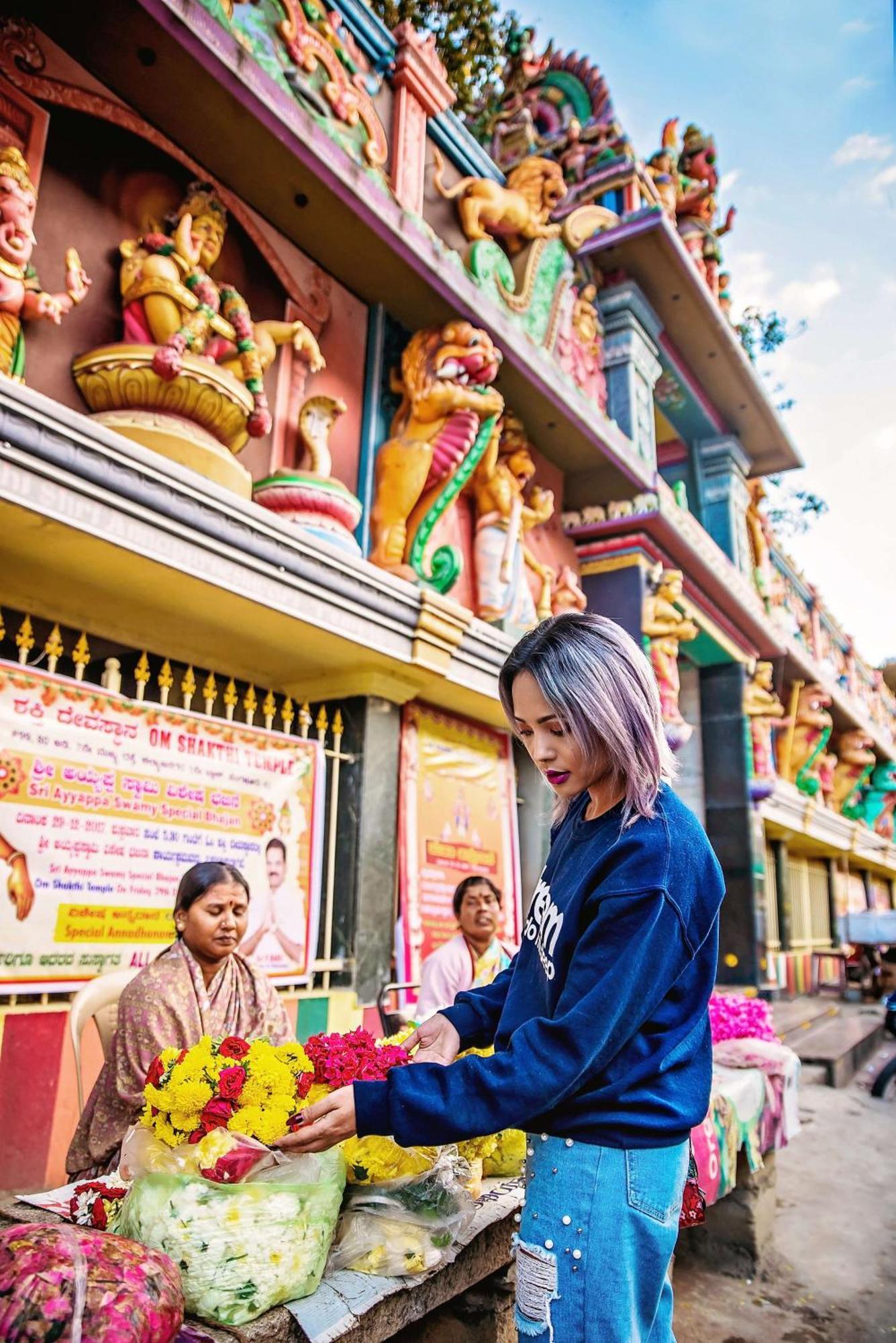 Hyatt Centric Mg Road Bangalore Exterior photo A Thai woman with blue hair