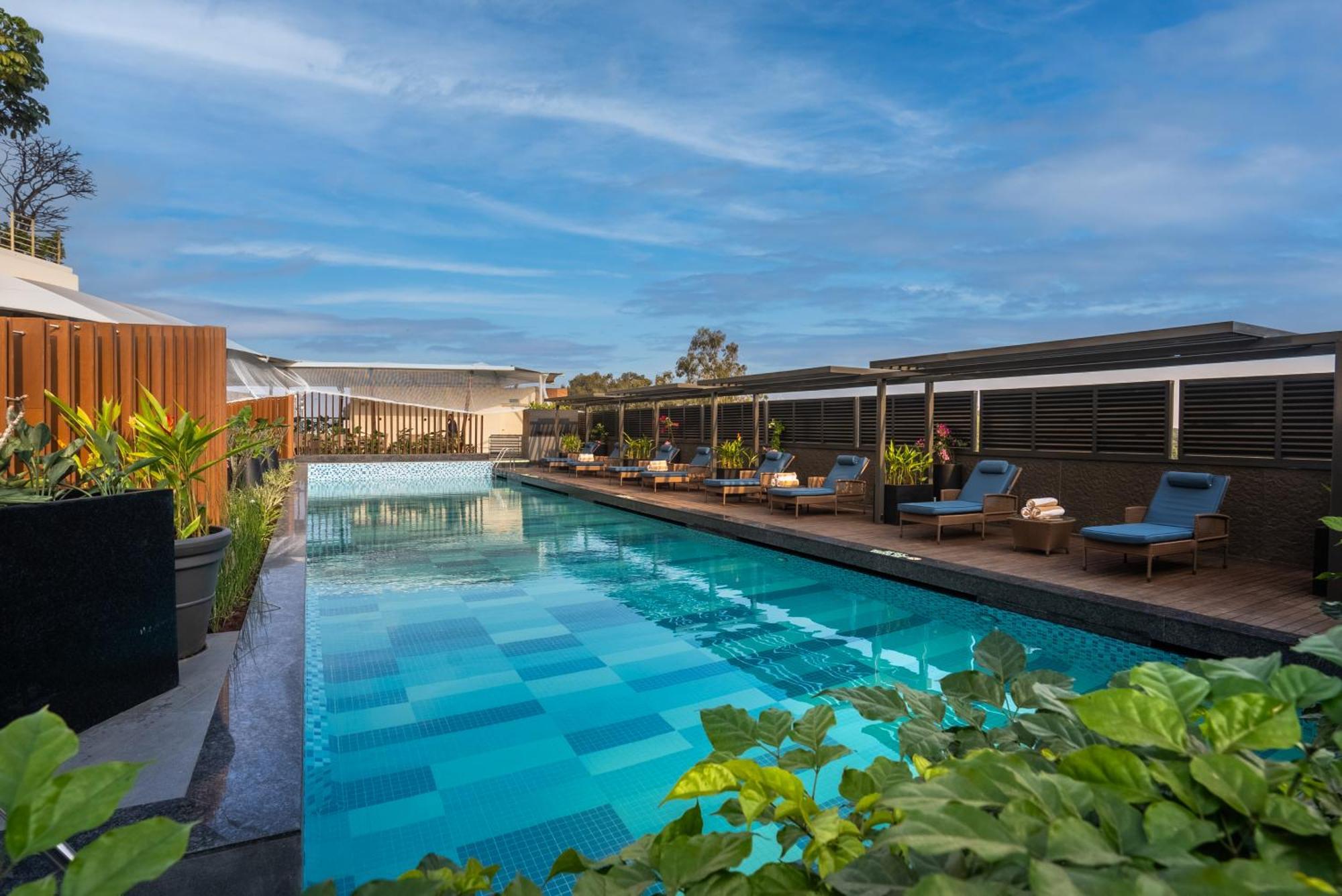 Hyatt Centric Mg Road Bangalore Exterior photo The rooftop pool at the hotel